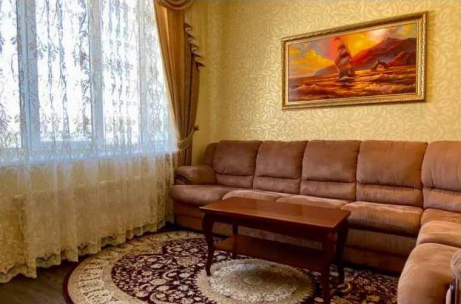 квартира, 3-кімн., Харьков, Защитников Украины метро, Героев Харькова пр-т