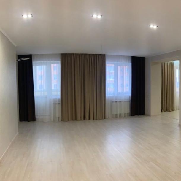 квартира, 4-кімн., Харьков, 615м/р, Гвардейцев Широнинцев