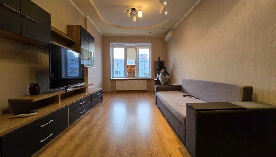 квартира, 2-кімн., Харьков, 608м/р, Непокоренных (Героев Труда)