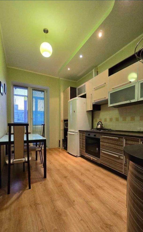 квартира, 2-кімн., Харьков, 608м/р, Непокоренных (Героев Труда)