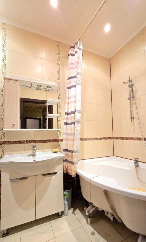квартира, 2-кімн., Харьков, 608м/р, Непокоренных (Героев Труда)