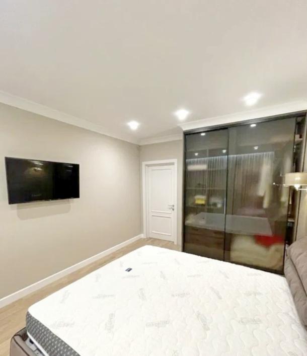 квартира, 2-кімн., Харьков, Защитников Украины метро, Искринская