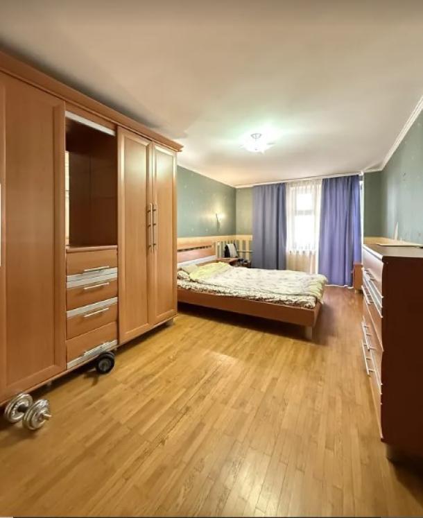 квартира, 3-кімн., Харьков, 522м/р, Академика Барабашова