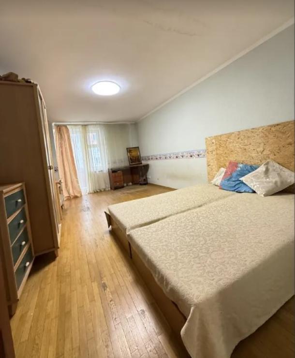 квартира, 3-кімн., Харьков, 522м/р, Академика Барабашова