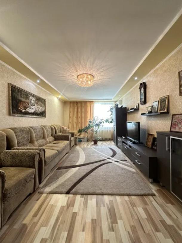 квартира, 3-кімн., Харьков, Старая Салтовка, Салтовское шоссе