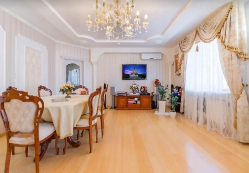 квартира, 4-кімн., Харьков, 615м/р, Гвардейцев Широнинцев