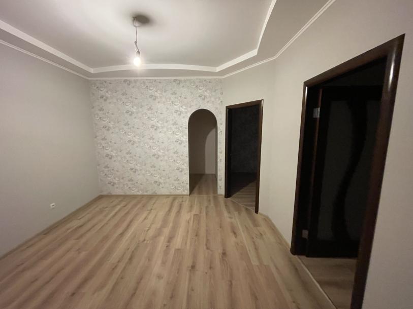 квартира, 3-кімн., Харьков, ХТЗ, Александровский пр.