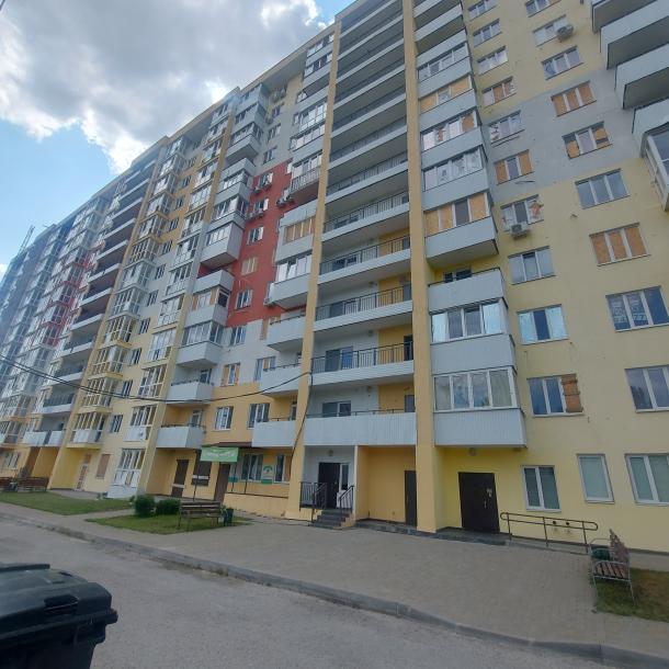 квартира, 3-кімн., Харьков, 1 Северная Салтовка, Гвардейцев Широнинцев