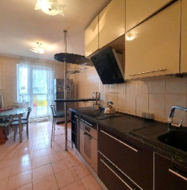 квартира, 2-кімн., Харьков, 604м/р, Тракторостроителей просп.