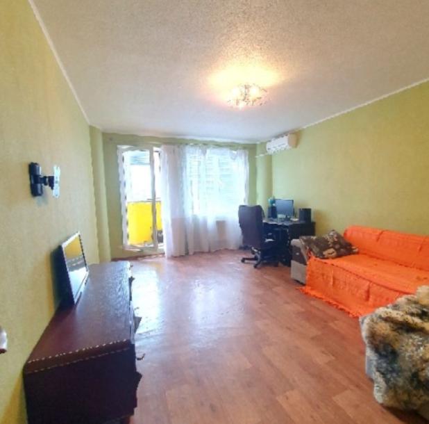 квартира, 2-кімн., Харьков, 604м/р, Тракторостроителей просп.