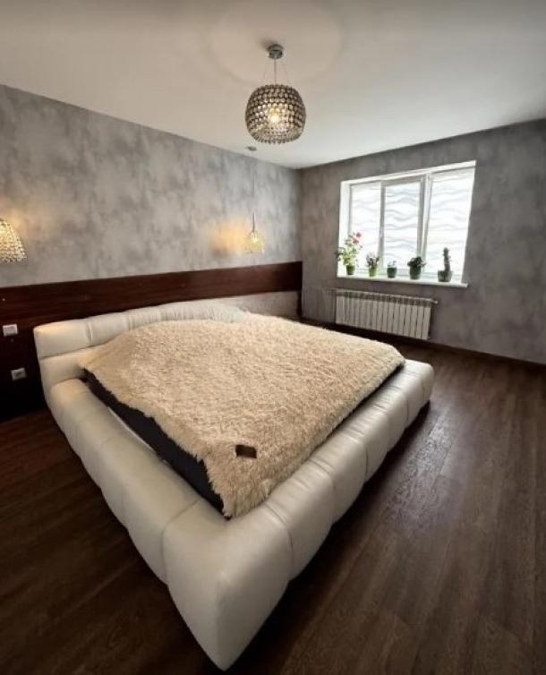 квартира, 3-кімн., Харьков, Жуковского поселок, Дача 55