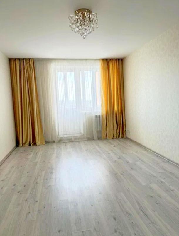 квартира, 3-кімн., Харьков, МЖК, Кричевского