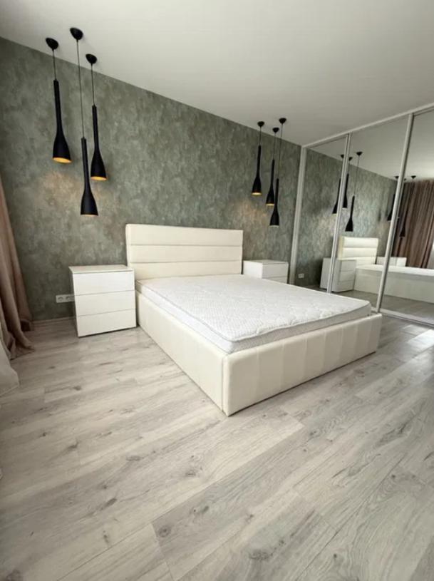 квартира, 3-кімн., Харьков, МЖК, Кричевского