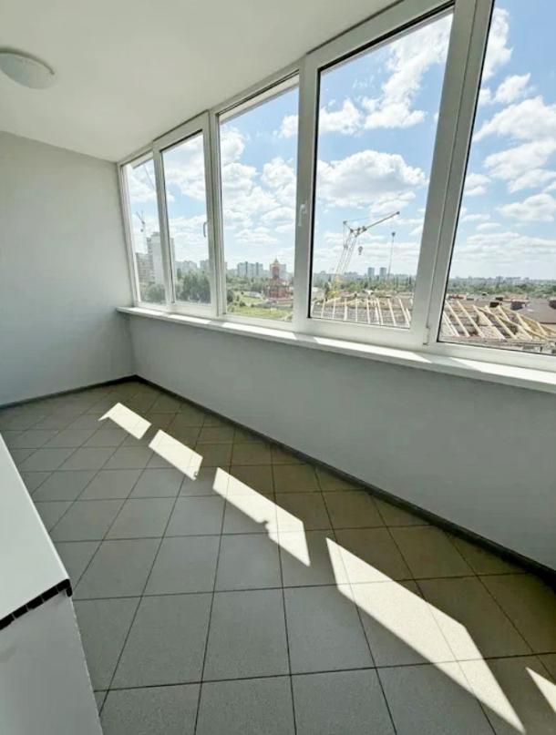 квартира, 3-кімн., Харьков, МЖК, Кричевского