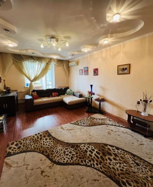 квартира, 3-кімн., Харьков, 603м/р, Юбилейный пр. (50 лет ВЛКСМ пр.)