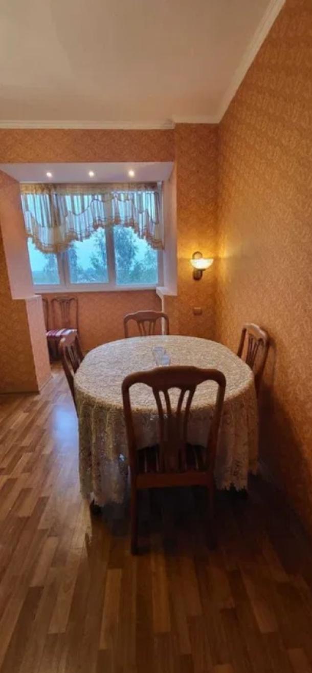 квартира, 3-кімн., Харьков, МЖК, Кричевского