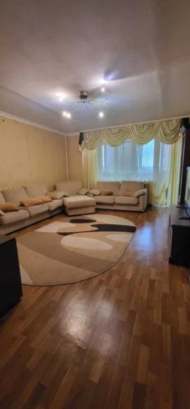 квартира, 3-кімн., Харьков, МЖК, Кричевского