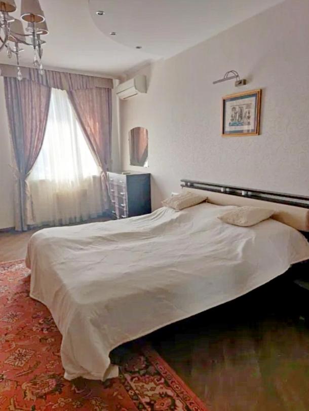квартира, 4-кімн., Харьков, 522м/р, Академика Барабашова
