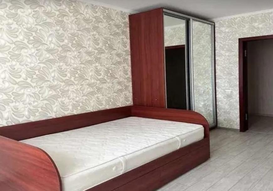 квартира, 3-кімн., Харьков, Алексеевка, Ахсарова