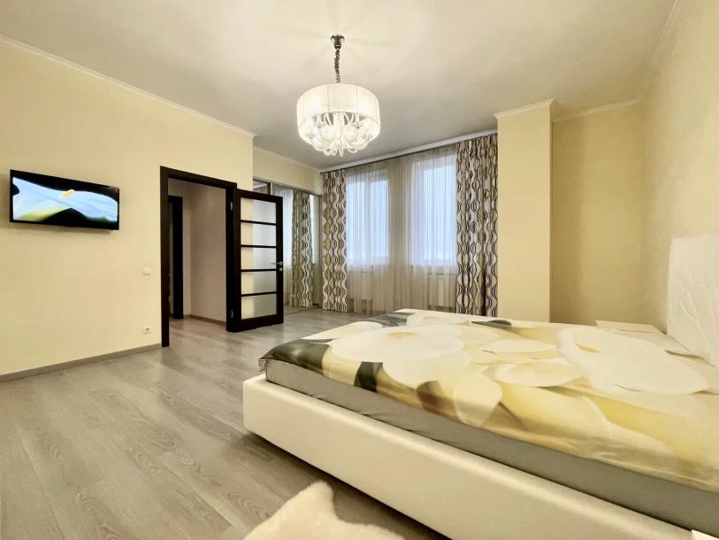 квартира, 3-кімн., Харьков, 615м/р, Гвардейцев Широнинцев