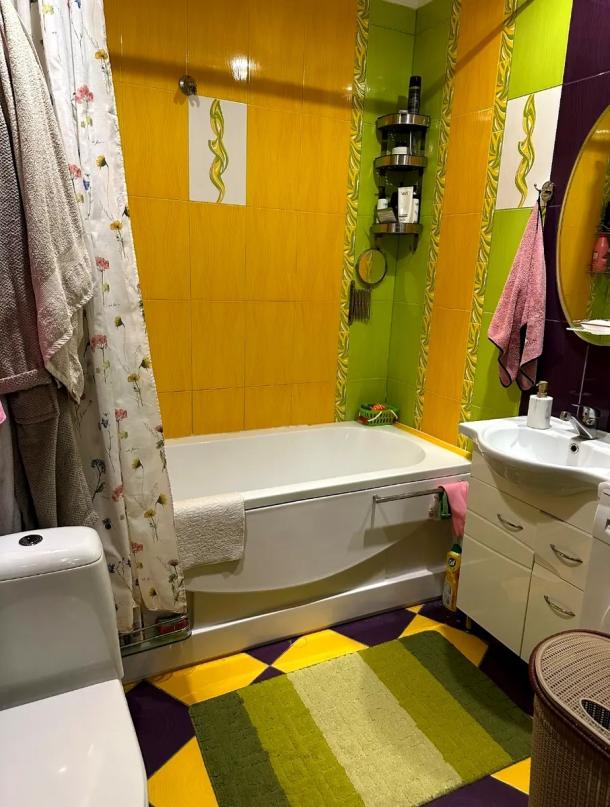 квартира, 3-кімн., Харьков, 604м/р, Тракторостроителей просп.